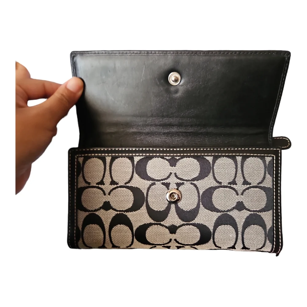 Coach Wallet - Picture 4 of 9